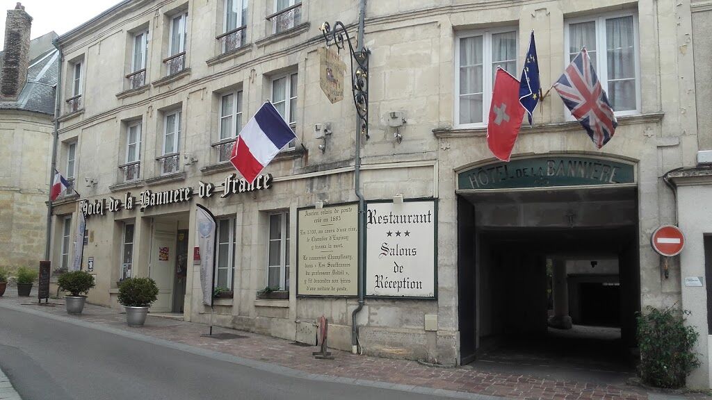 Hotel De La Banniere De France Laon Zewnętrze zdjęcie